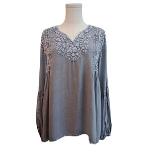 Solitaire Washed Embroidered Long Sleeve Top Womens Size Medium